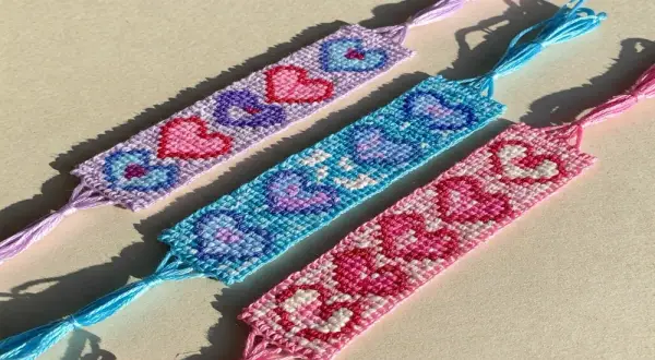 Stwórz bransoletkę z nitki! Prosty poradnik DIY dla początkujących.